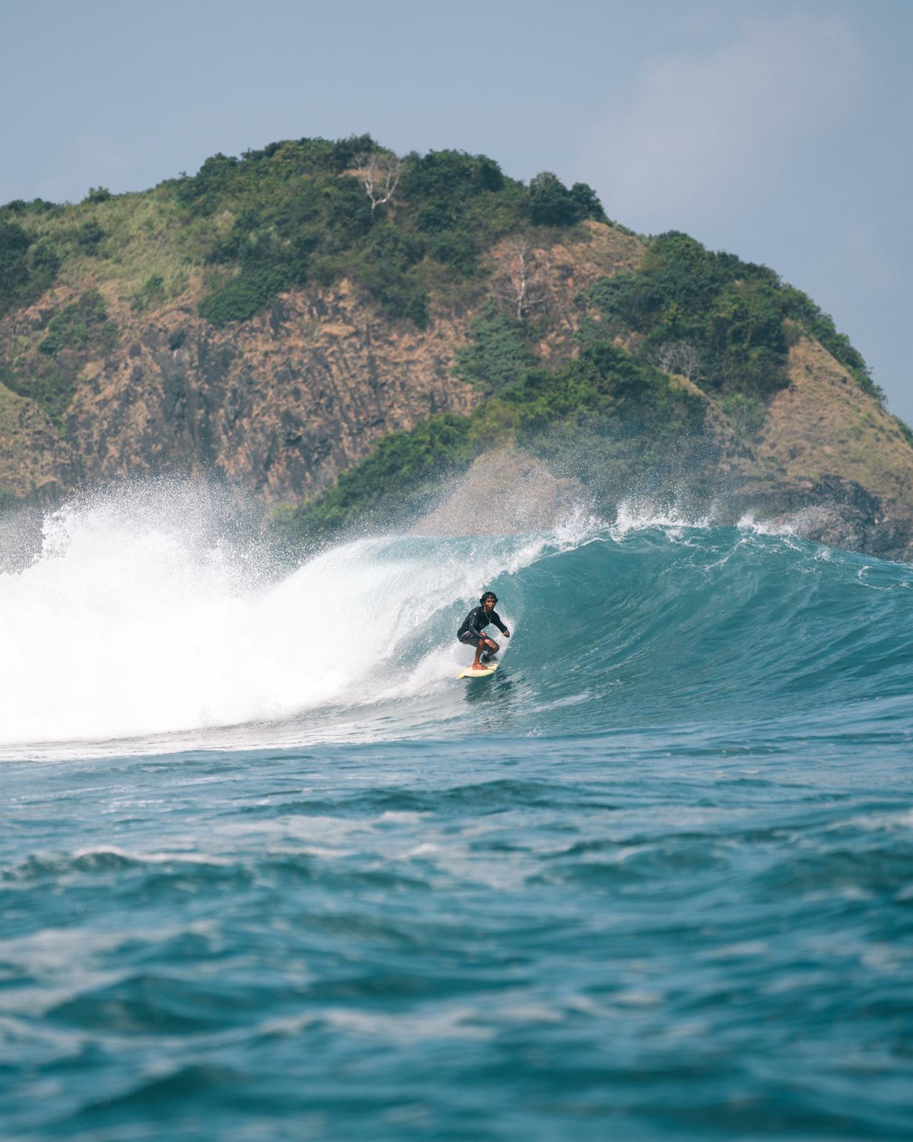Learn to Surf in Lombok - Beautiful waves and local expertise